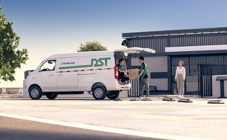 为什么租赁新能源城市物流车更划算？地上铁租车价格怎么样？